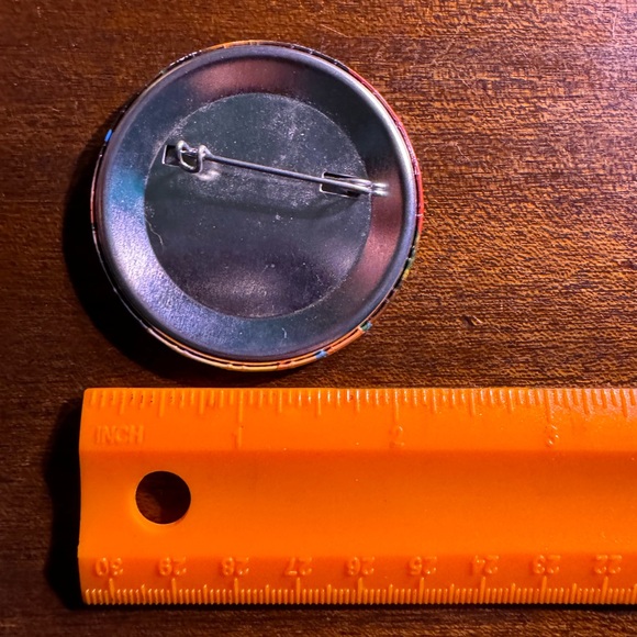 Little Mermaid button pin - Picture 3 of 3